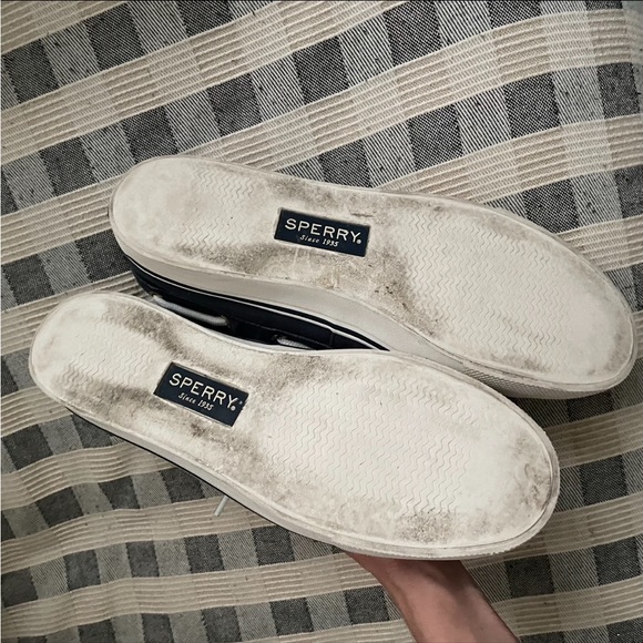 Boat Shoes Navy - Sperry Shoes WORN ONCE - Picture 3 of 4